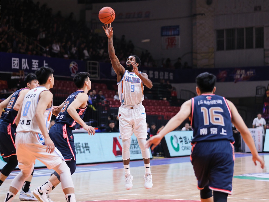 中超管理层新思路：俱乐部主帅或可执教国足